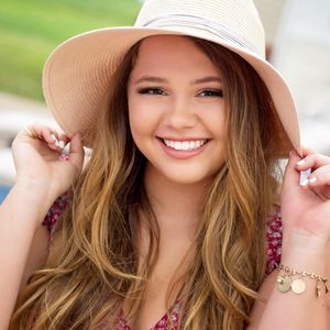 Meet your Posher, Molly